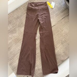 SHEIN GlowMode flare exercise leggings size medium brown NWT